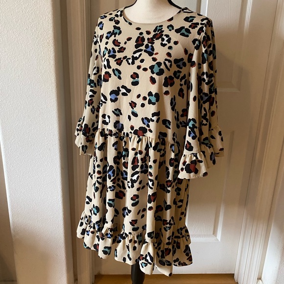 Leopard 🐾 Batwing Boutique Mini Dress Size Medium - Picture 2 of 10